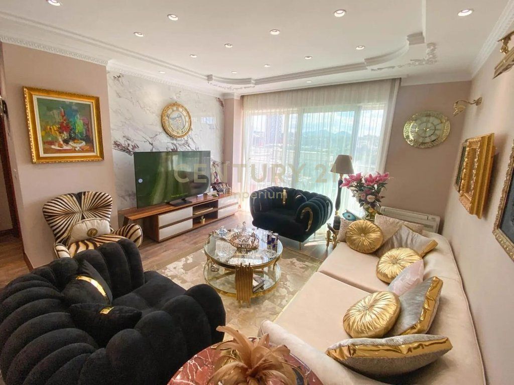 Appartamento 3+1+2 balconi + guardaroba separata in affitto a Bllok! 2.000 € /mese Sup. Totale 138m2