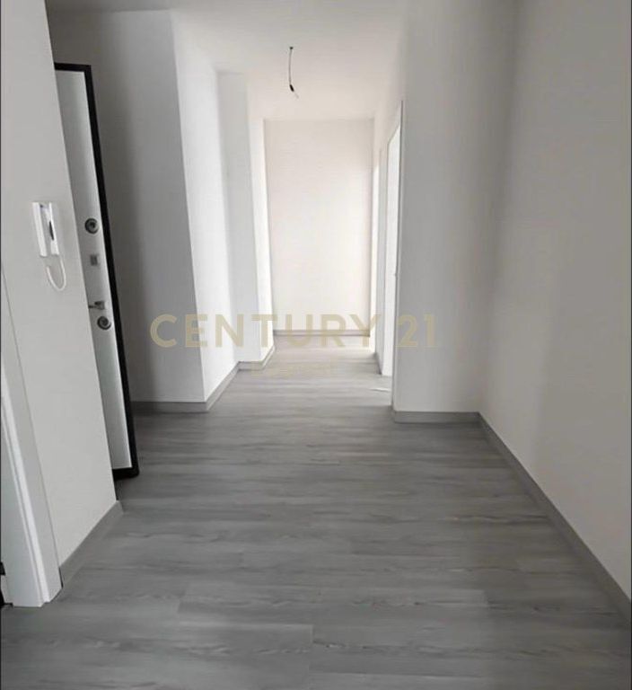 SHITET APARTAMENT 3+2 TEK BULEVARDI I RI