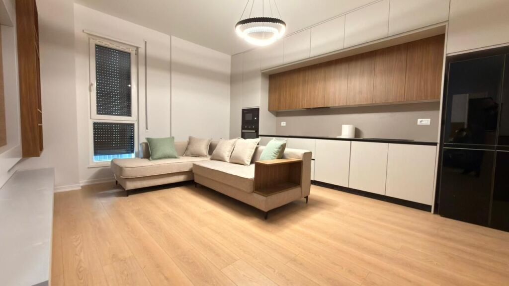 Apartament 2+1+ post parkimi me qira tek 5 Maji!
