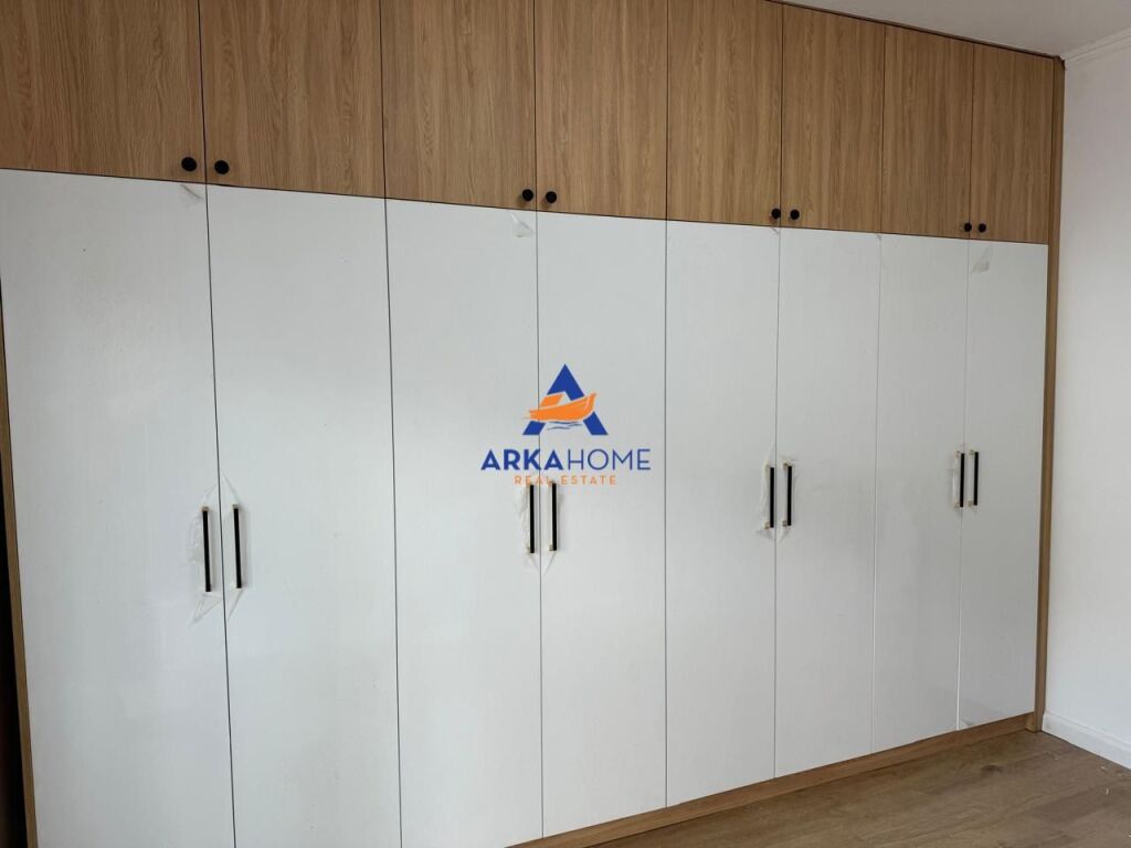 SHITET APARTAMENT 2+1+2+VERANDË TEK “RESIDENCA KLENSI” 270.000 EURO