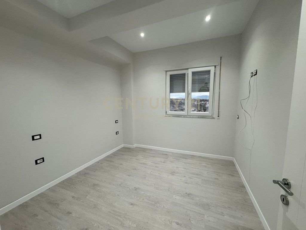 Appartamento 2+1 con Veranda in Affitto – Kodra e Priftit