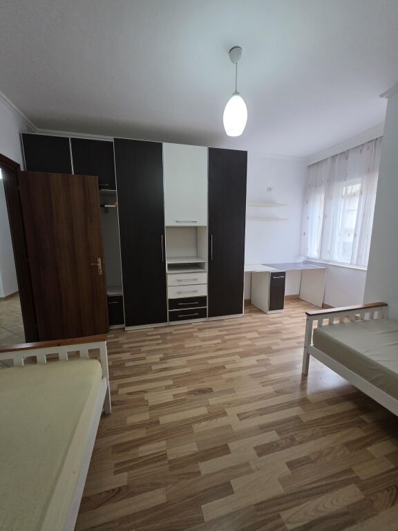 Appartamento 2+1+deposito in affitto ad Astir !