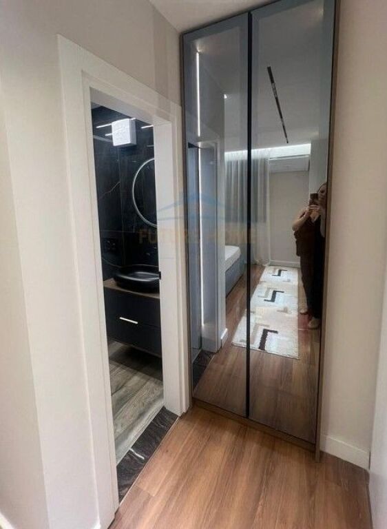 Rent , Apartment 2+1+2 , Qemal Stafa , Tirana