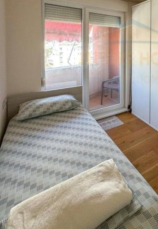 Shitet, Apartament 3+1+2, Kompleksi "Kontakt", 21 Dhjetori
