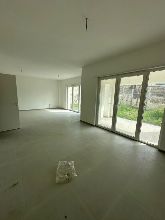🏡 Vilë 3-Katëshe për Shitje – Collina Verde, pranë TEG