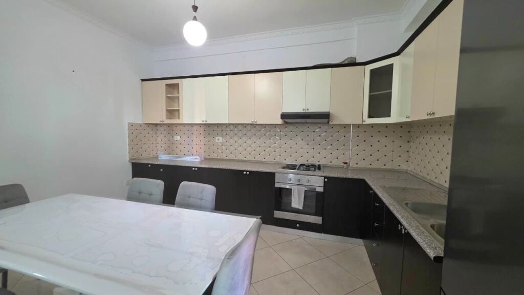 Appartamento 2+1+2 in Affitto a Lungo Termine – Vicino a Green Residence, Vlora