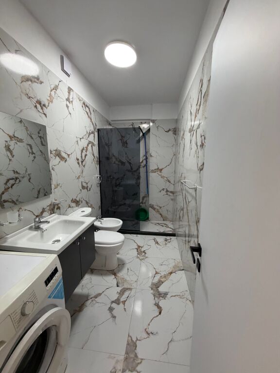 📣 QERA Apartament 2+1+2 📍 Kompleksi Star, Ish Parku i Autobuzeve ✨   🏢 Ndertim i Ri  🛋️ Mobiluar Me Kushte Bashkekohore   💶Cmimi 70.000 Leke