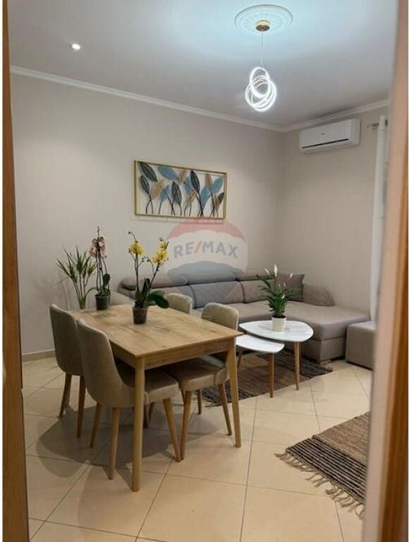 Apartment 1+1 for rent on Kavaja Street!