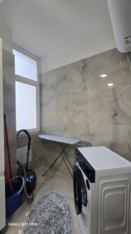 Appartamento 1+1 in Vendita sulla Prima Linea con Vista Mare, Scoglio di Kavaja, Durazzo