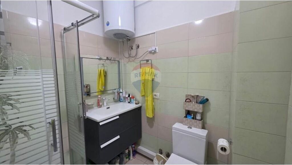🏡 Apartament 1+1 për Shitje – Lungomare, Vlorë