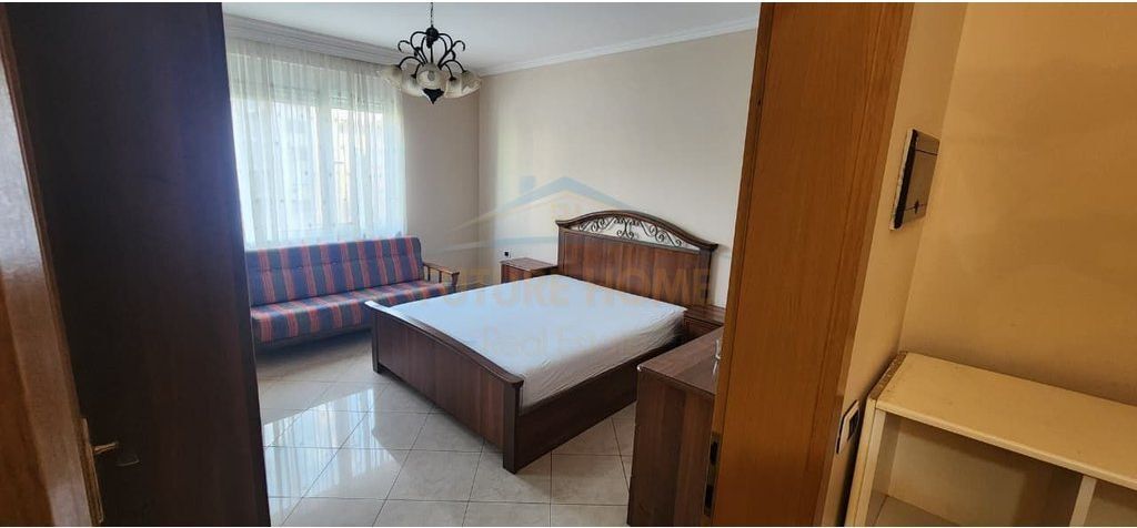 Rent, Apartment 2+1+2, Blloku