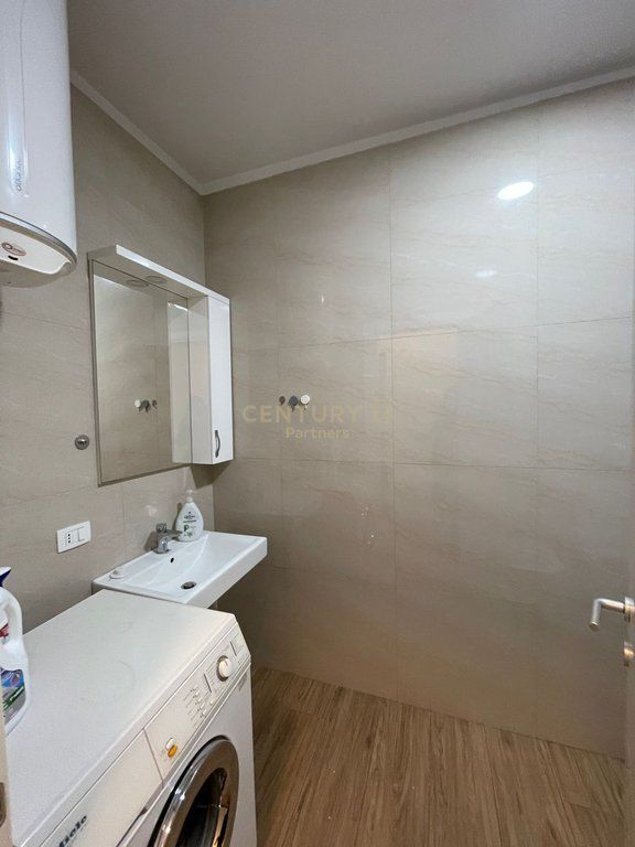 Jepet me qira apartament 2+1+2 me post parkimi në kompleksin Delijorgji