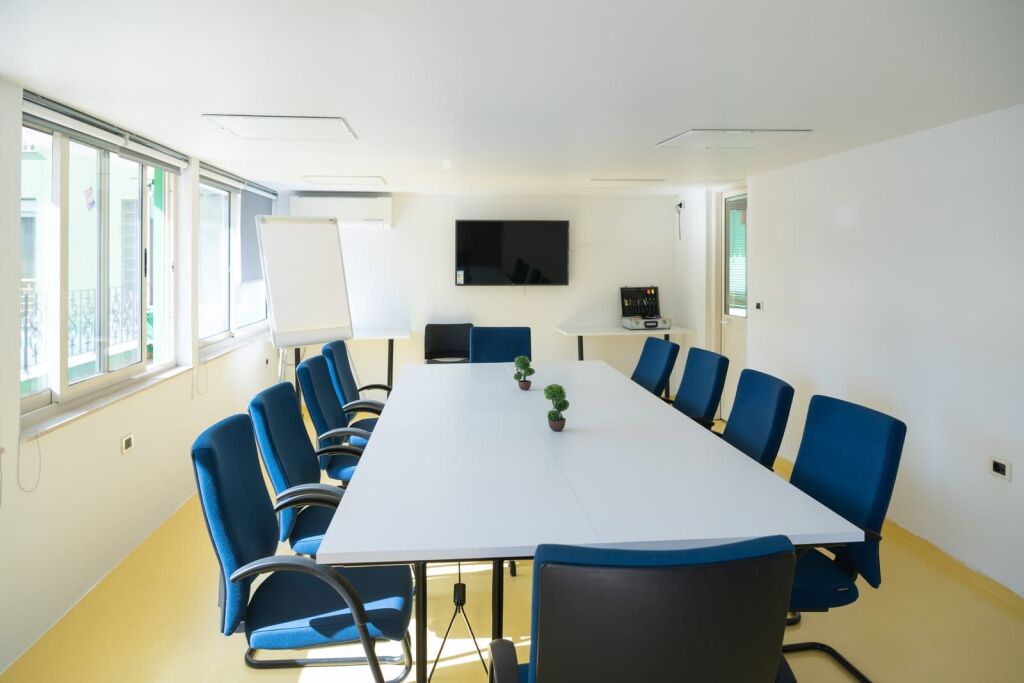 Office for rent 550 m2 in Bllok