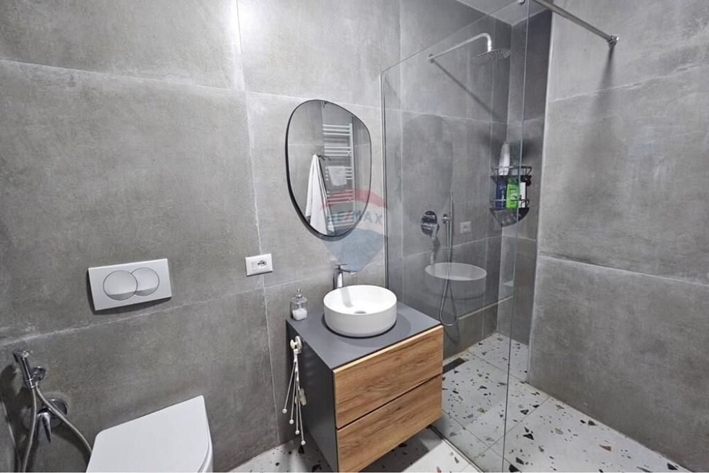 Studio apartment for rent at Wilson Square!