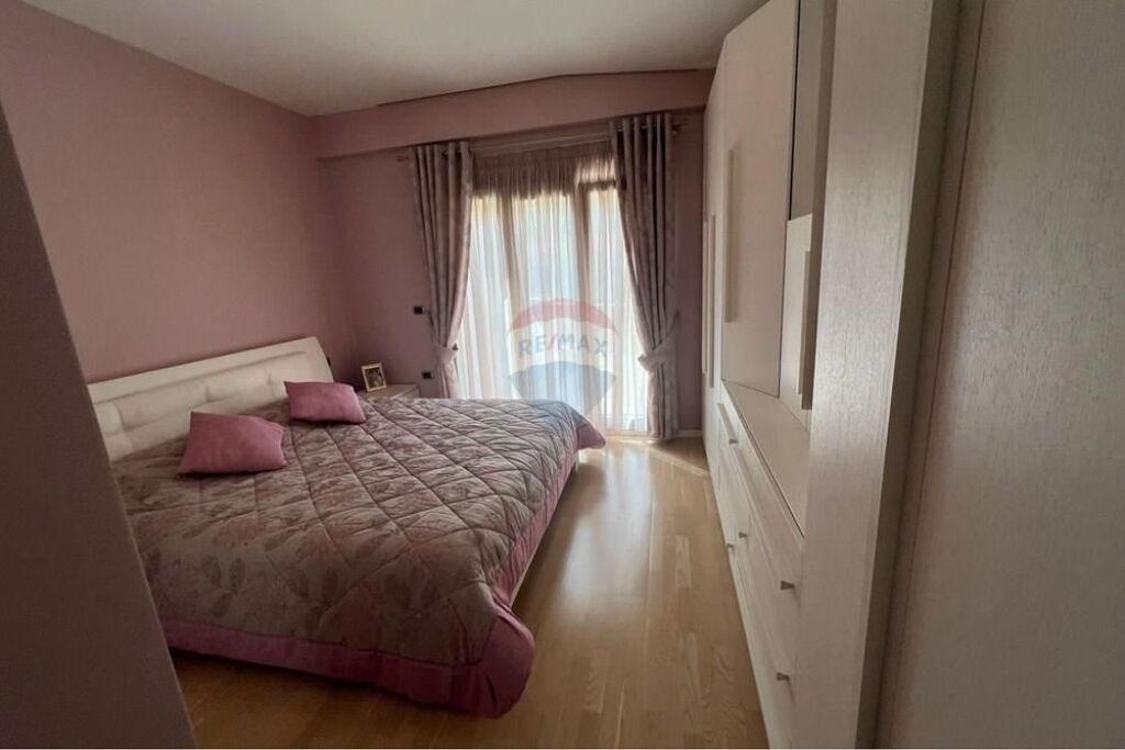 Apartament - Për Shitje - Liqeni i Tiranës, Tiranë