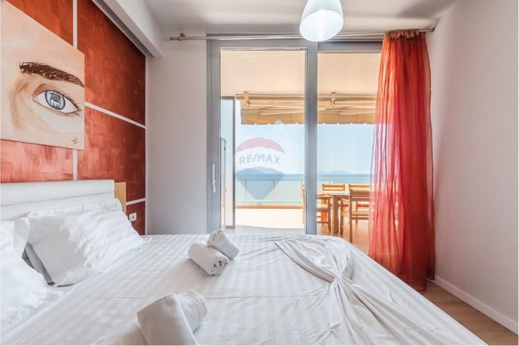 🏡 Apartament 1+1 për Qira – Lungomare, Vlorë