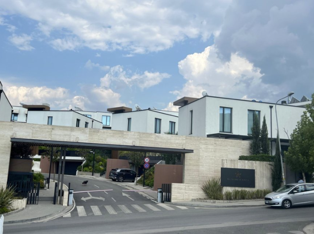 🏡 3-STOREY VILLA FOR SALE – MANDARIN RESIDENCE