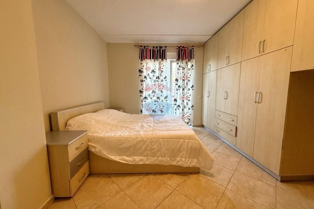 Apartament - Për Shitje - Kompleksi Kolombo, Tiranë
