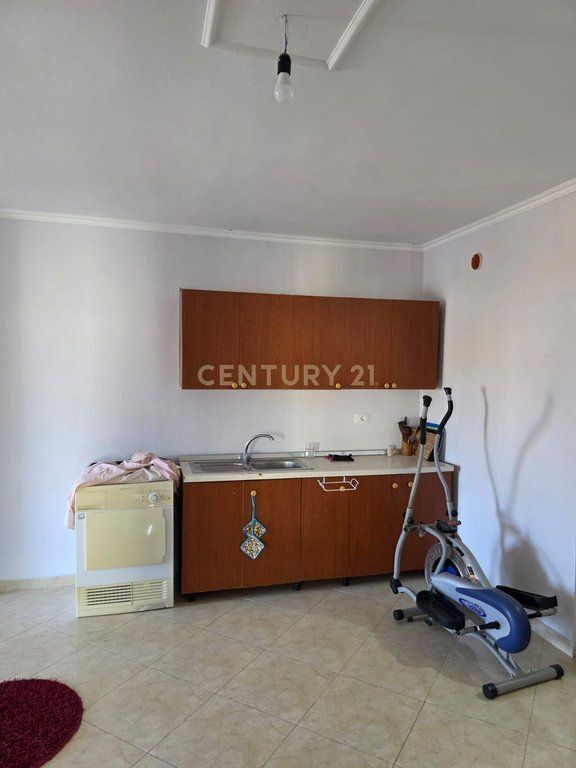 SHITET APARTAMENT 2+1+2 TUALETE +2 BALLKONE NE PLAZH HEKURUDHA DURRES ! 135,000 €
