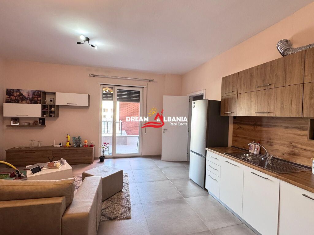 Apartament 1+1 me Qira në Rruga Azem Galica ne Tirane (ID 42111539)