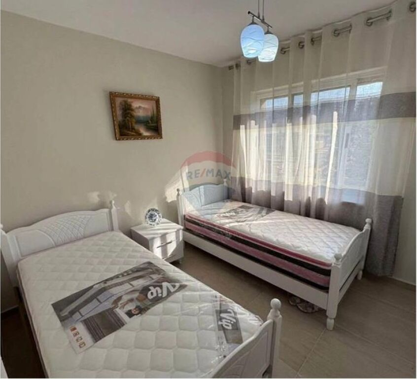 Apartament 3+1 me qera Rruga Fortuzi