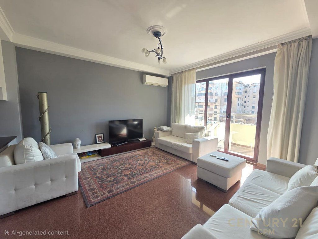 Shitet apartament 3+1 në zonën e Ish Bllokut, Tiranë