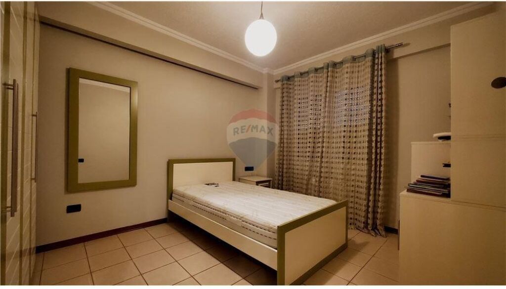 Apartament 3+1+2 me qera Blloku