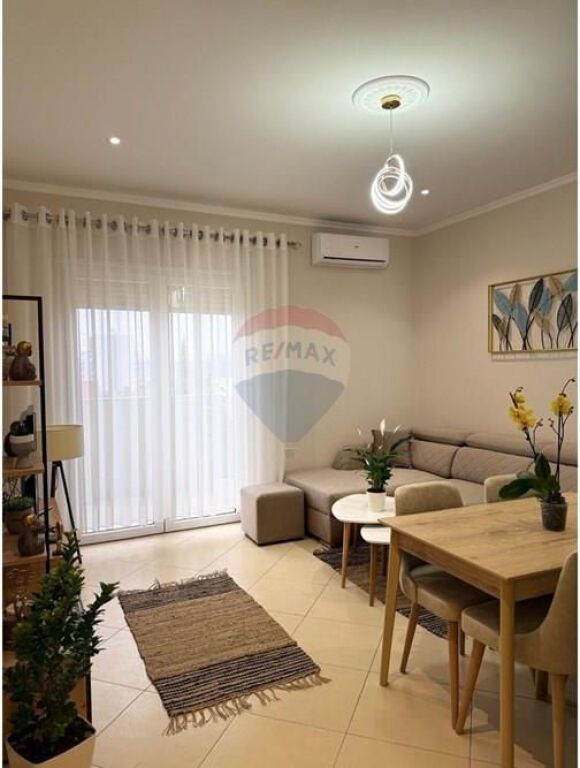 Apartment 1+1 for rent on Kavaja Street!