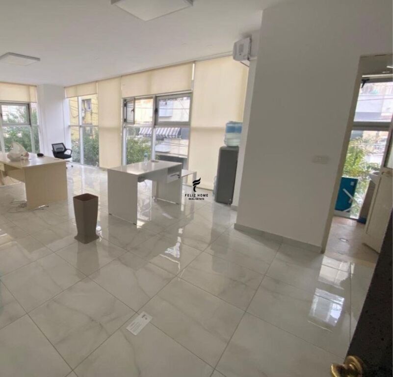 OFFICE FOR RENT 170 M2 ZOGU ZI 3,500 EURO FH-64336