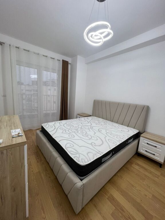 Apartament 1+1 me qira tek Zogu i Zi!