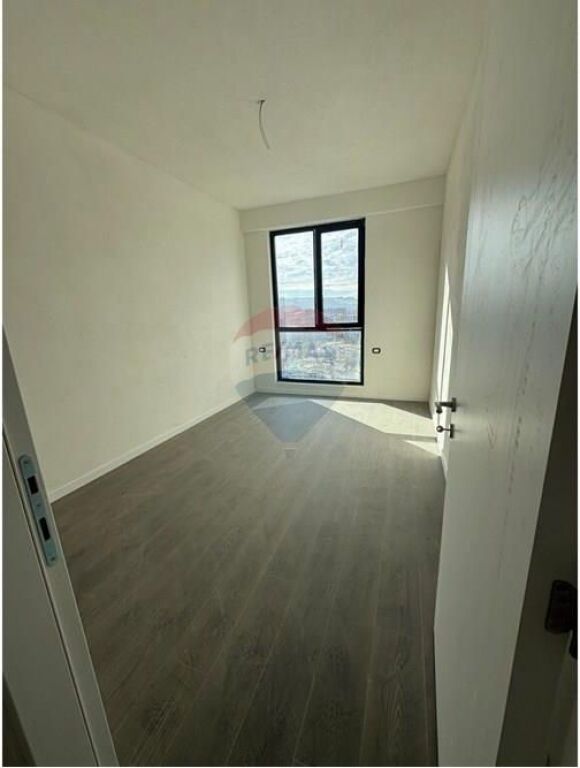 Shitet Apartament 3+1+2 tek ish Fusha Aviacionit ,Kompleksi Turdiu