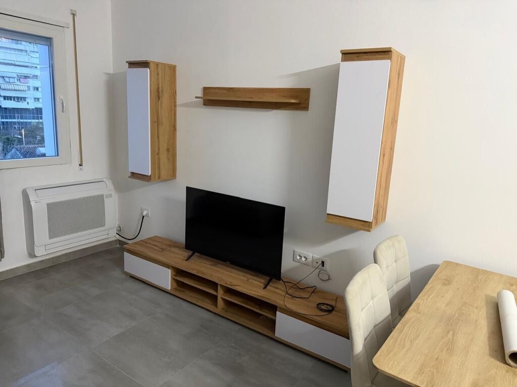 1+1 Me Qera, Sheshi Shqiponja, Mobilim i Ri