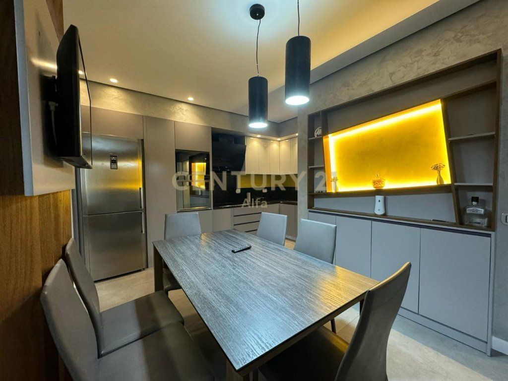 SHITET APARTAMENT 3+1+2 NE FRESK