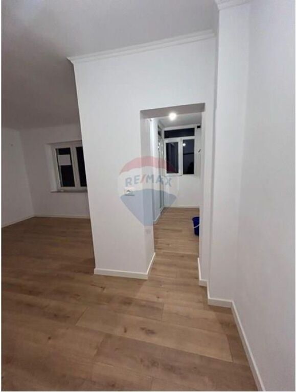 Apartament - Për Qira - Rruga e Durrësit, Tiranë