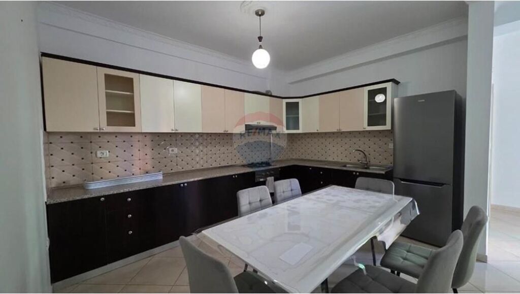 Appartamento 2+1+2 in Affitto a Lungo Termine – Vicino al Viale, Vlora