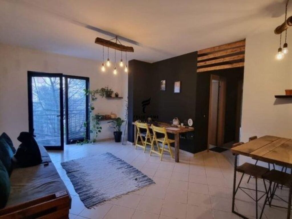 APPARTAMENTO IN AFFITTO 2+1 COMUNE DI PARIGI 58.000 LEKE FH-64417