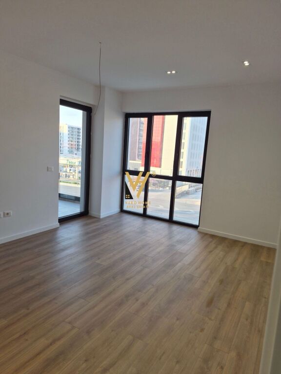 OFFICE 65 M2 FOR RENT AT THE FORMER EAGLE SQUARE 65,000 LEKE