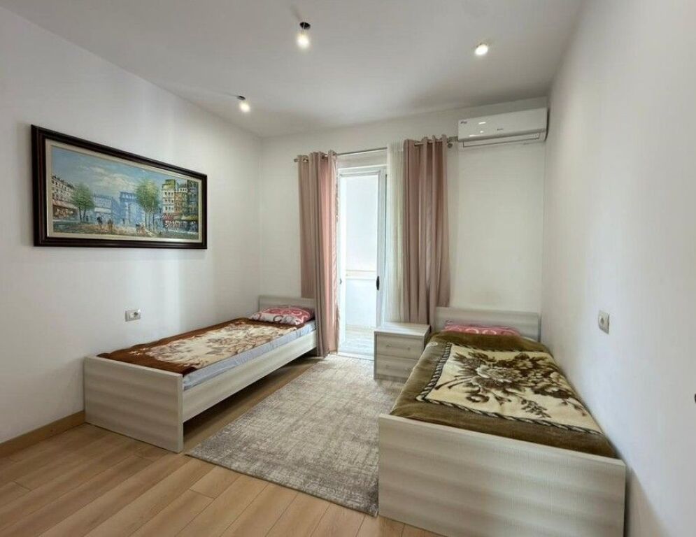 KAFE FLORA, SHESIM APARTAMENT 3+1