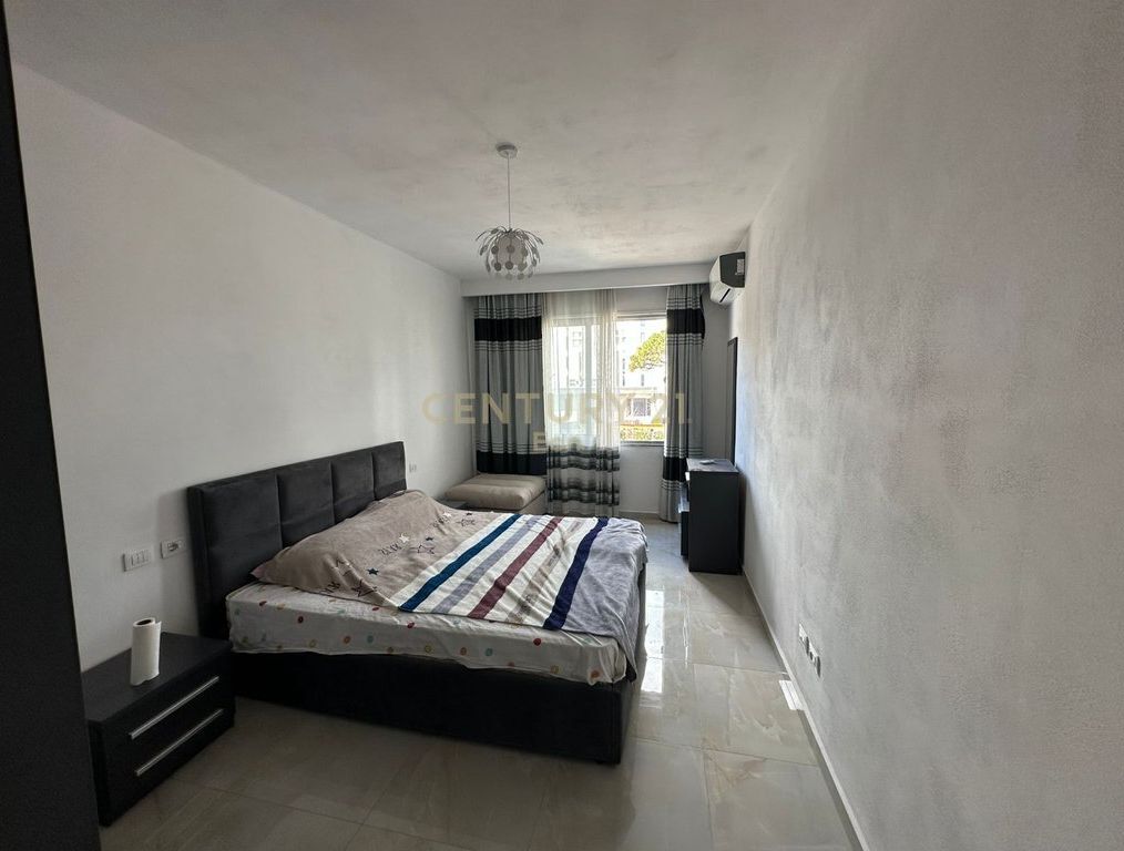 SHITET APARTAMENT 1+1 I MOBILUAR ME PAMJE DETI NE GOLEM, MALI ROBIT!