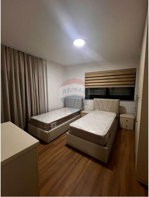 Apartament 3+1+2 me qera Pazari Ri