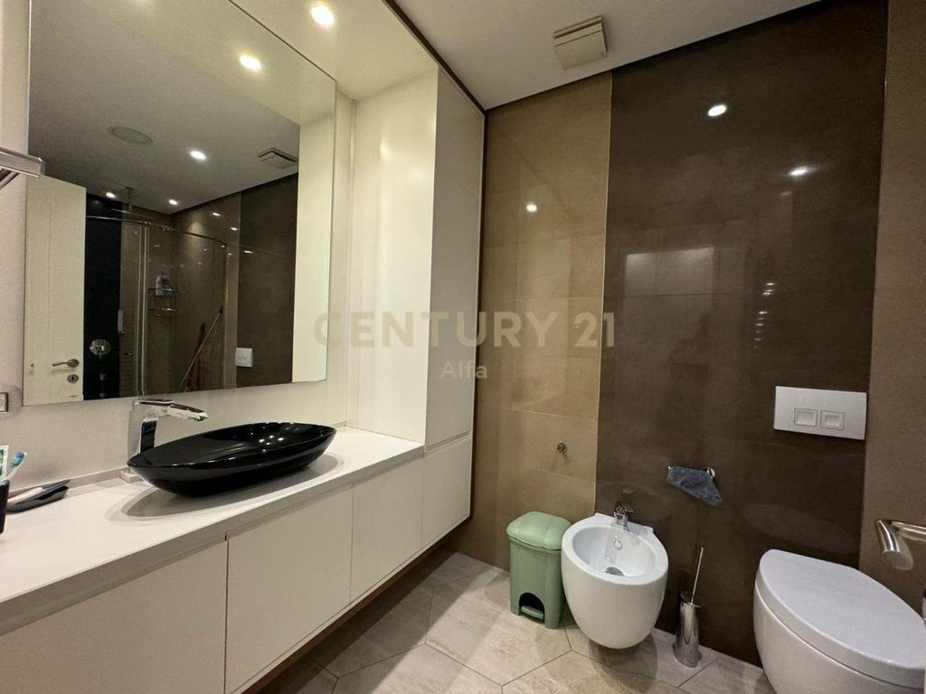 SHITET APARTAMENT 3+1+2 NE FRESK