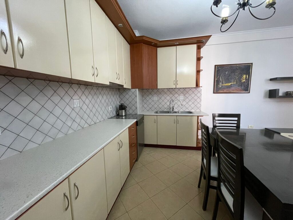 APARTAMENT 2+1 PER QERA NE KAMEZ