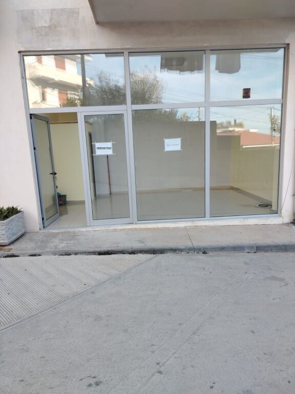 Commercial space for sale  - 25 m²  - 75,000 € negotiable