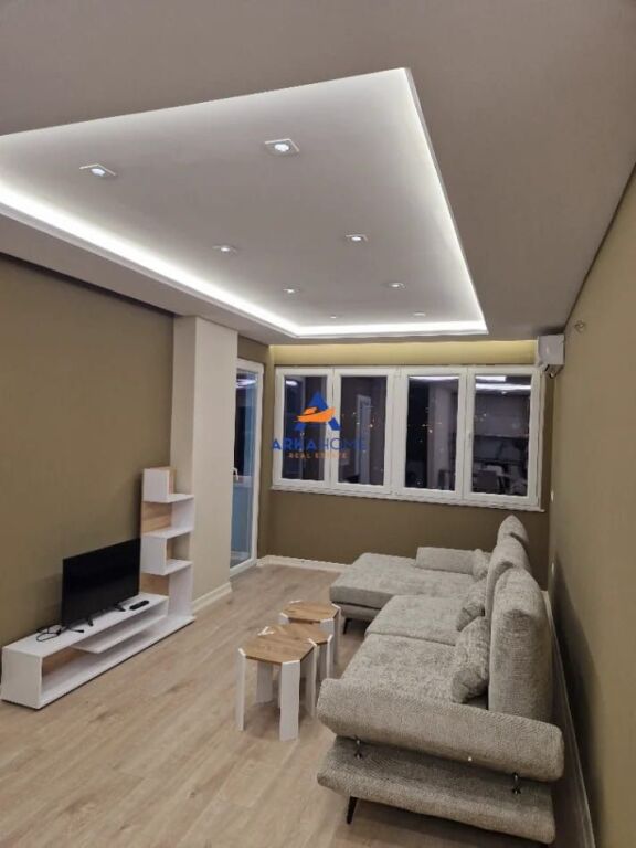 JEPET APARTAMENT ME QERA 2+1+BALLKON "RRUGA ZAGORIA, YZBERISHT" 500 EURO