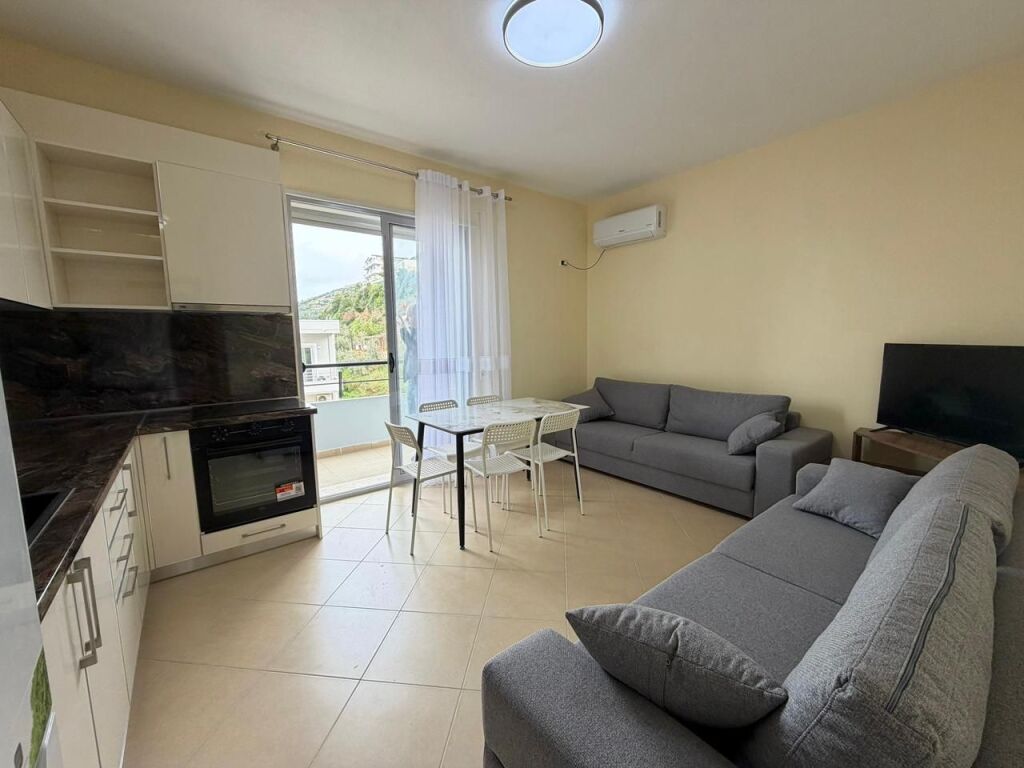 Apartament 2+1 me Qera Afatgjate - Uji i Ftohte, Vlore