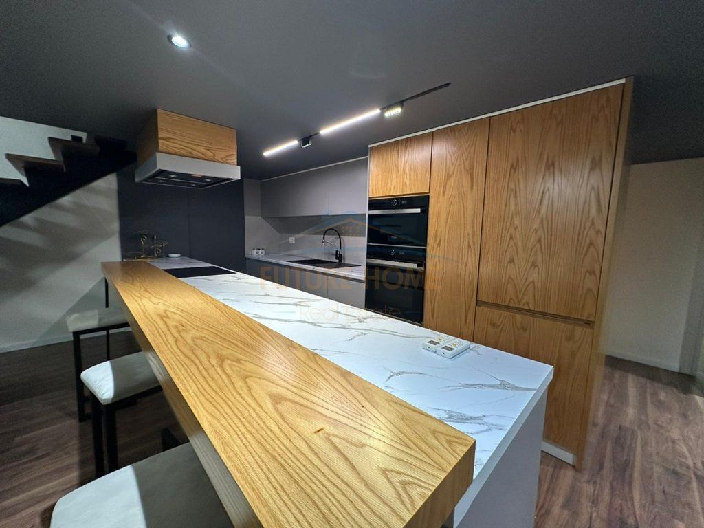 Shitet, Duplex 2+1, Fresk , Tiranë