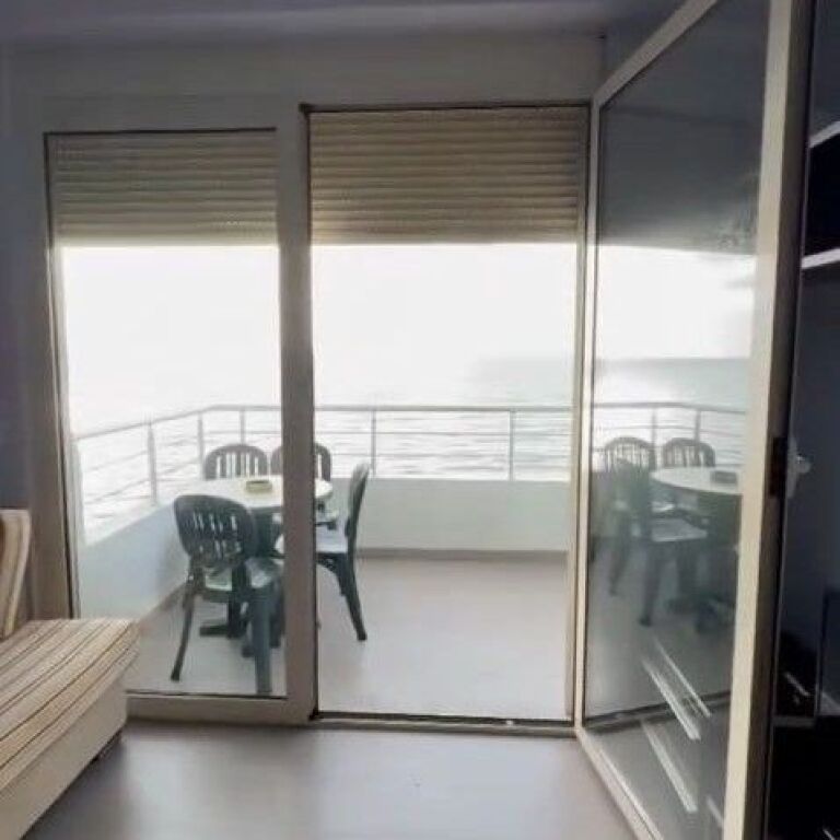 🏡 Shitet Apartament 2+1+2 + Post Parkimi – Shkëmbi i Kavajës (Vija e Parë) 🌊