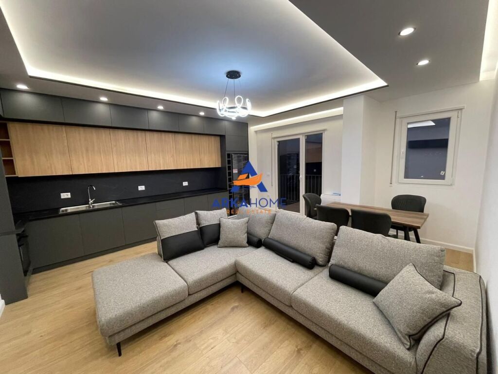 SHITET APARTAMENT 2+1+2+VERANDË TEK “RESIDENCA KLENSI” 270.000 EURO