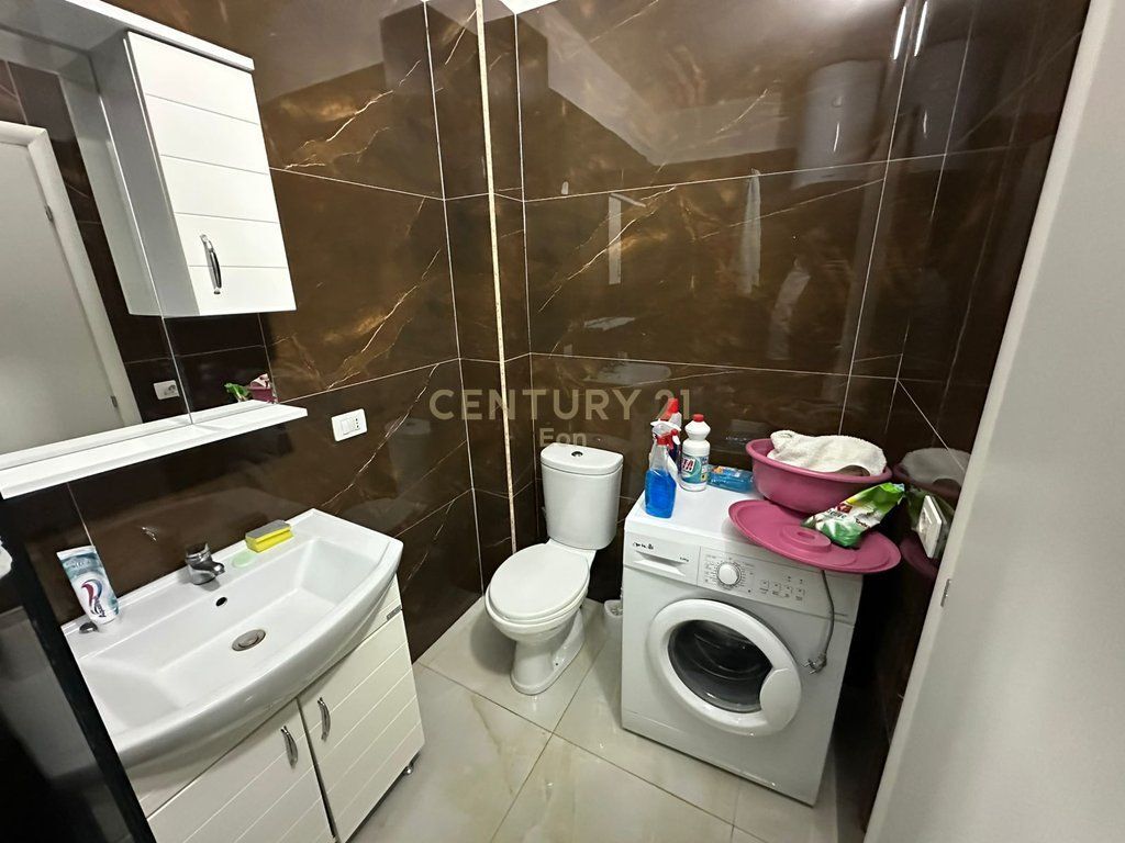 SHITET APARTAMENT 1+1 I MOBILUAR ME PAMJE DETI NE GOLEM, MALI ROBIT!