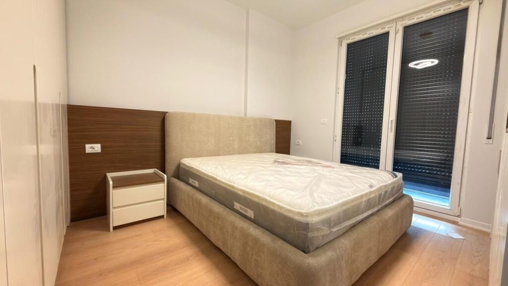 Apartament 2+1+ post parkimi me qira tek 5 Maji!